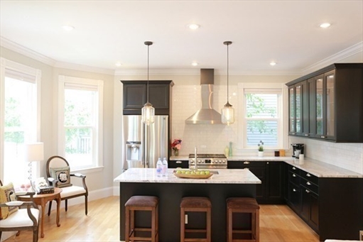 40 Evergreen Ave, Apt 1