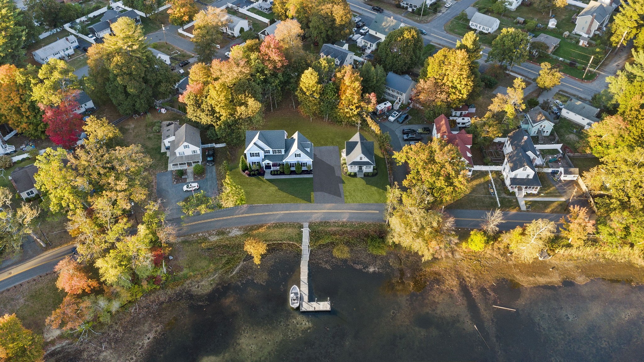 17 Lake St, Wilmington, MA 01887