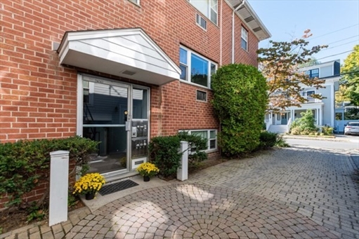 104 Trowbridge St, Apt 3