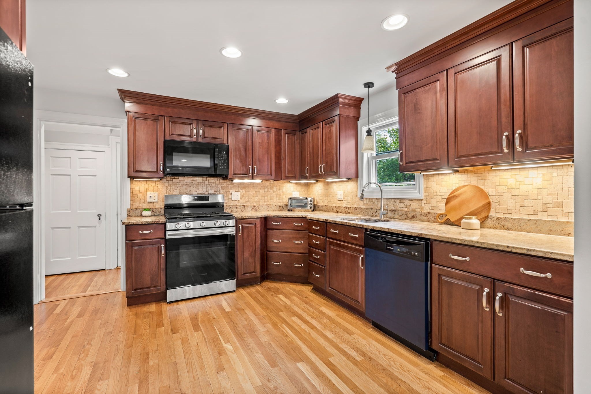 390 Central Ave, Milton, MA 02186 - Image 14