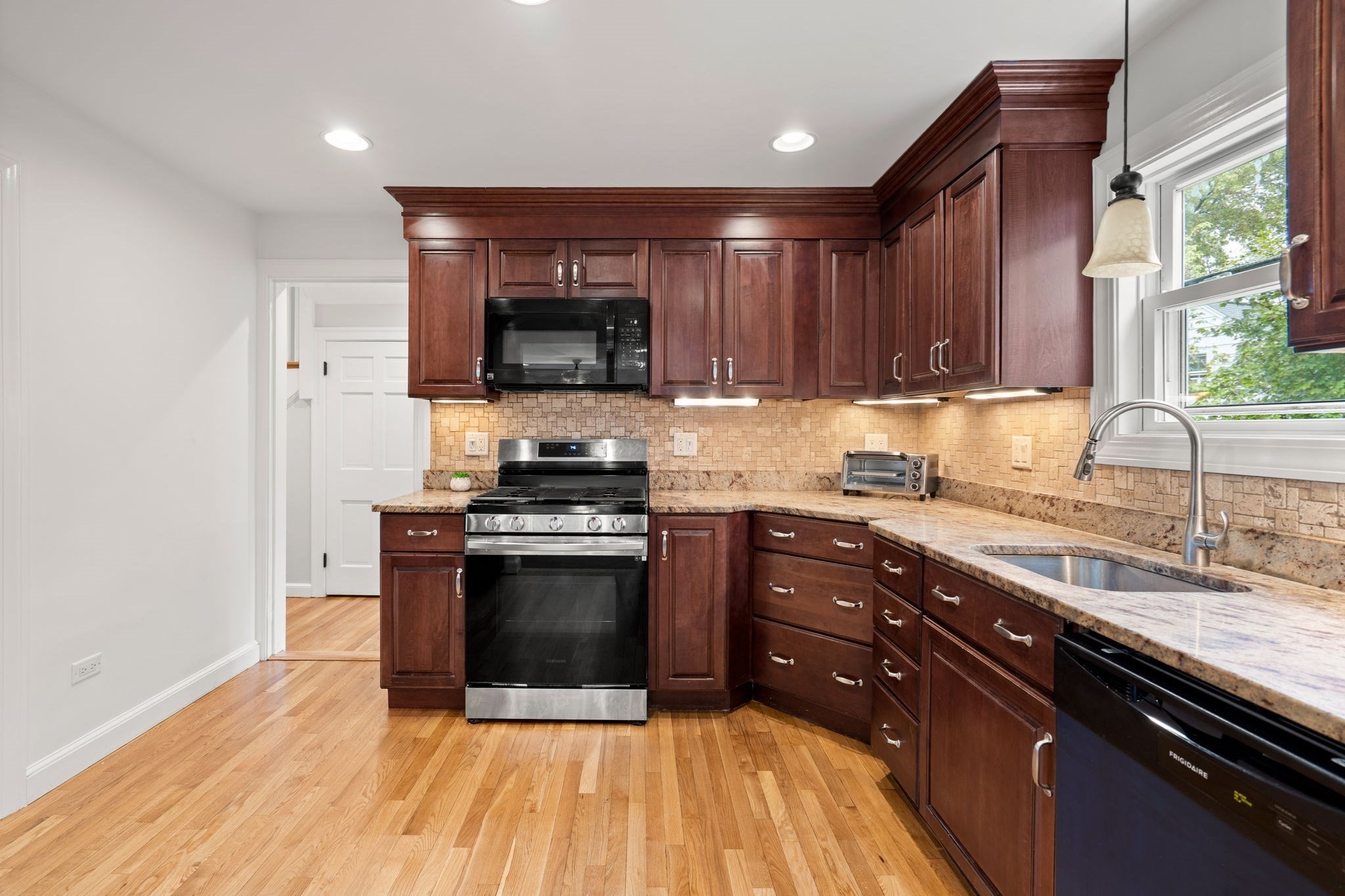 390 Central Ave, Milton, MA 02186 - Image 15