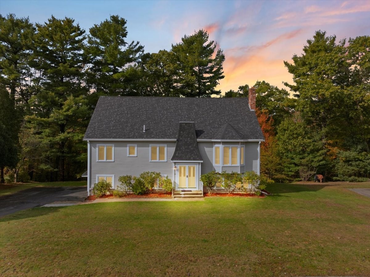 59 Lucas Dr, Stoughton, MA 02072