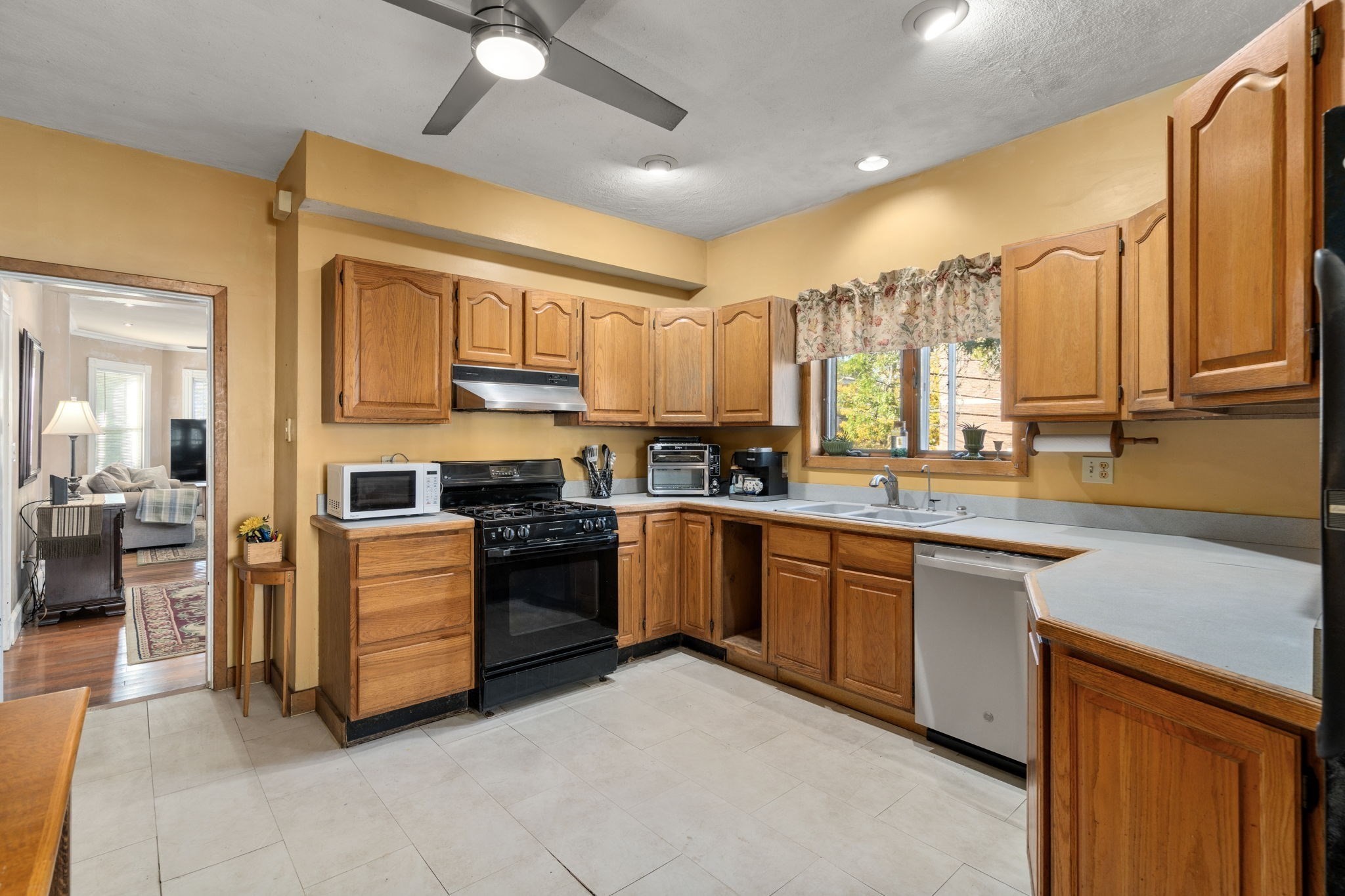 105 Central St, Somerville, MA 02143 - Image 2