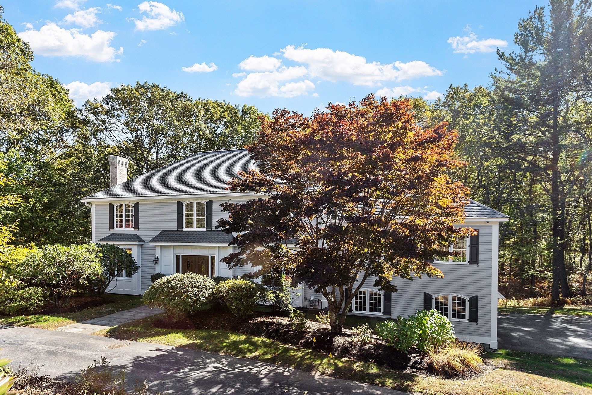 9 Garland Rd, Lincoln, MA 01773