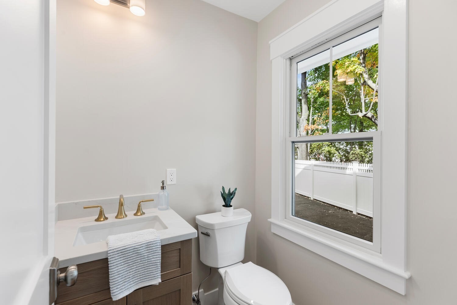 144 Dexter Ave, Watertown, MA 02472 - Image 13