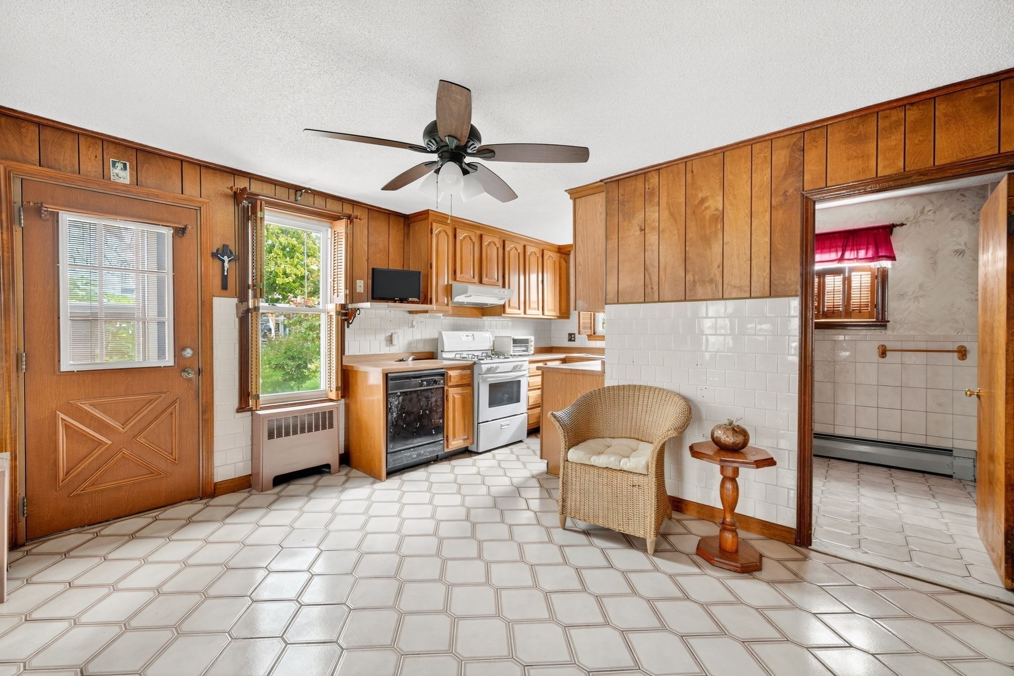 484 S Beach St, Fall River, MA 02724 - Image 5