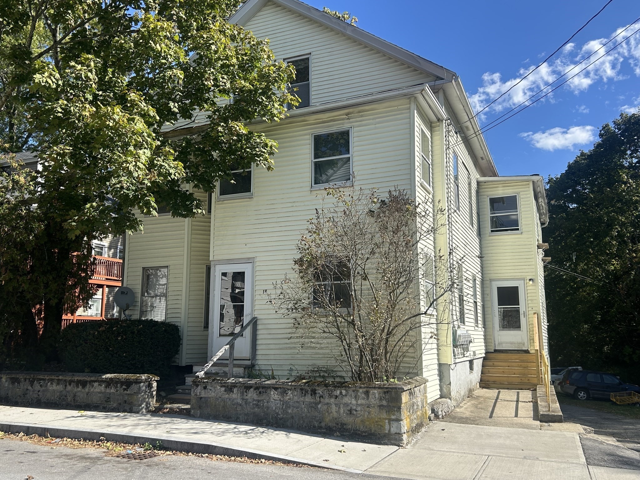 18 Granite Street, Webster, MA 01570
