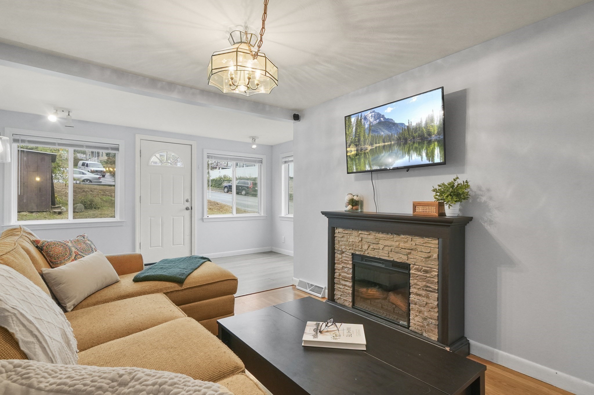 935 Bridge St, Lowell, MA 01850