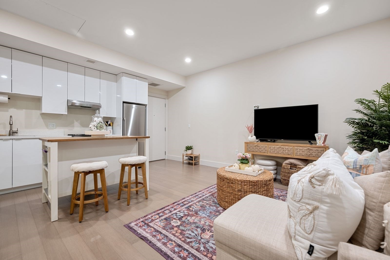 121 Portland Unit 605, West End, Boston, MA 02114 - Image 3