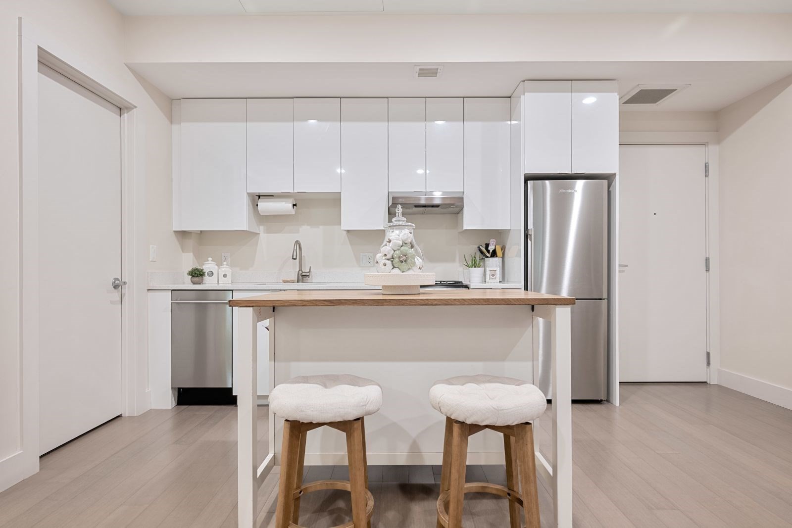 121 Portland Unit 605, West End, Boston, MA 02114 - Image 4