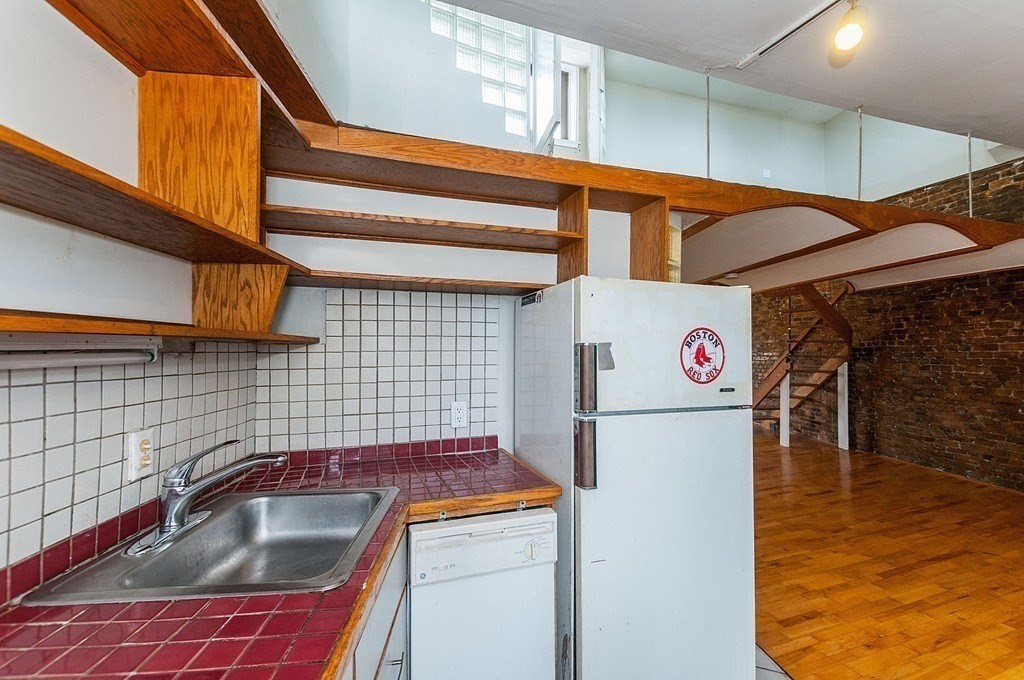 11 Savin Hill Ave, Dorchester, Boston, MA 02125 - Image 8