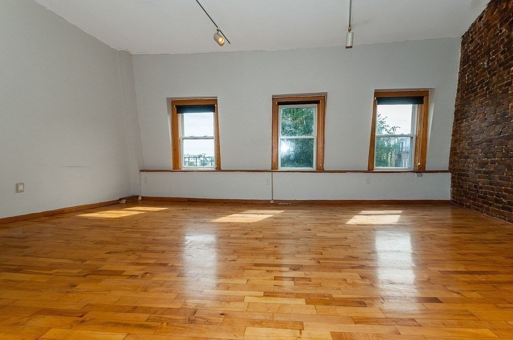 11 Savin Hill Ave, Dorchester, Boston, MA 02125 - Image 9