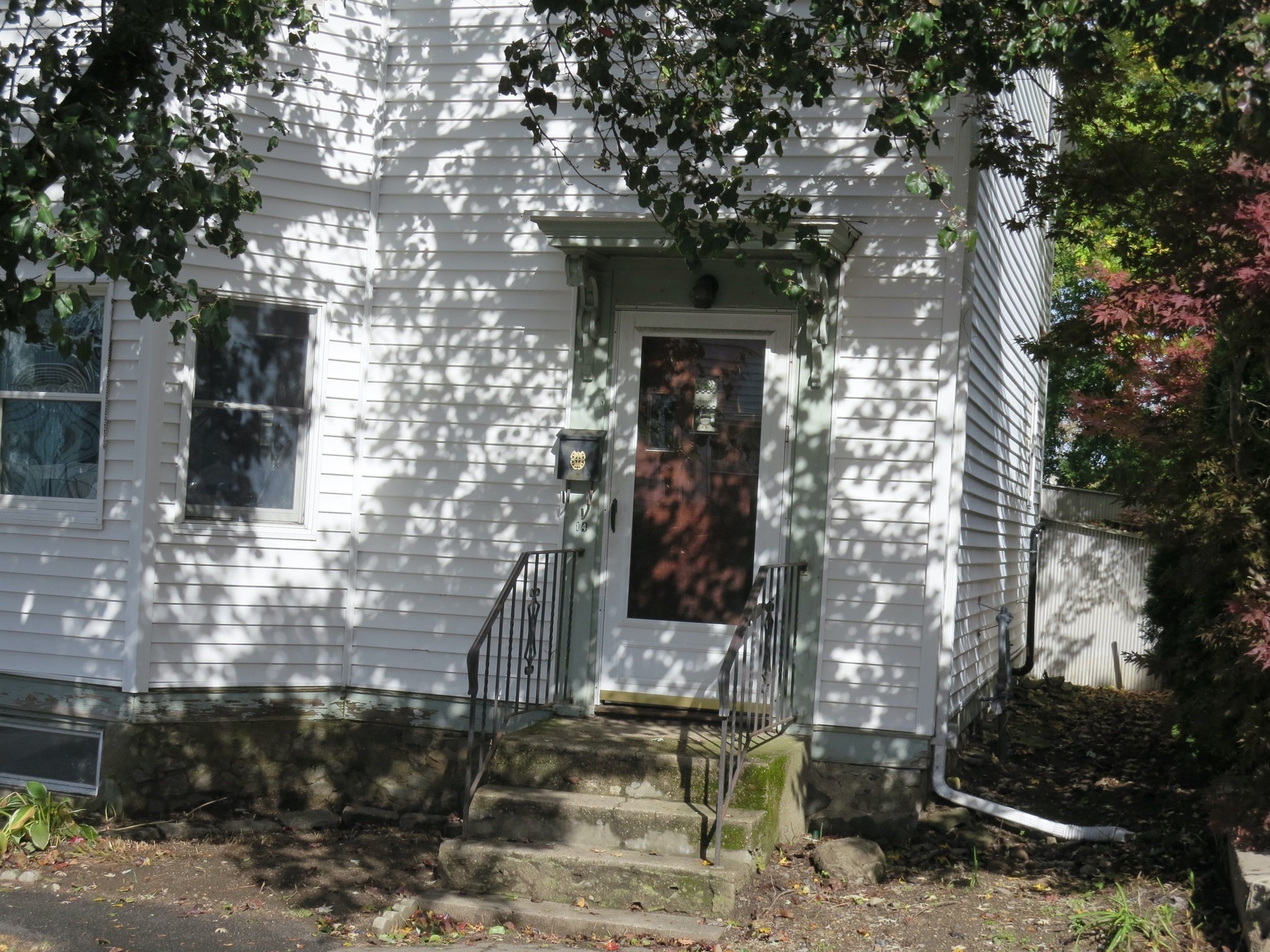 14 Meadow St, Salem, MA 01970