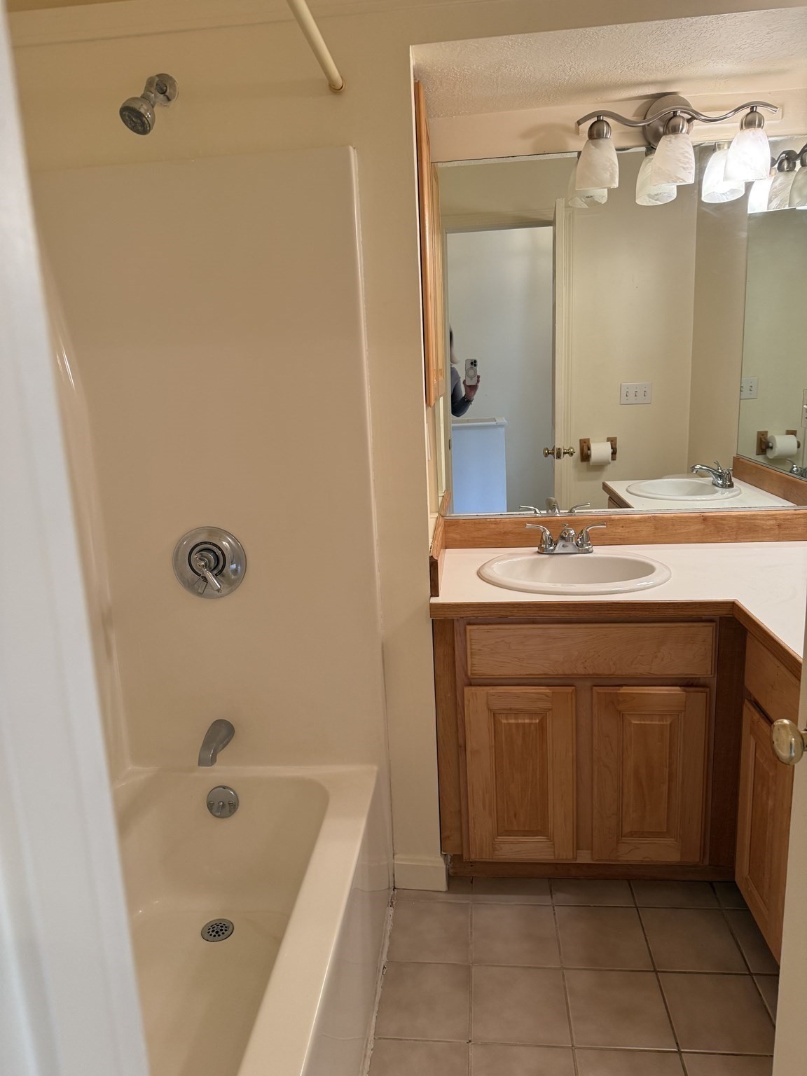 6 Lilac Court Unit 6, Hopkinton, MA 01748 - Image 9