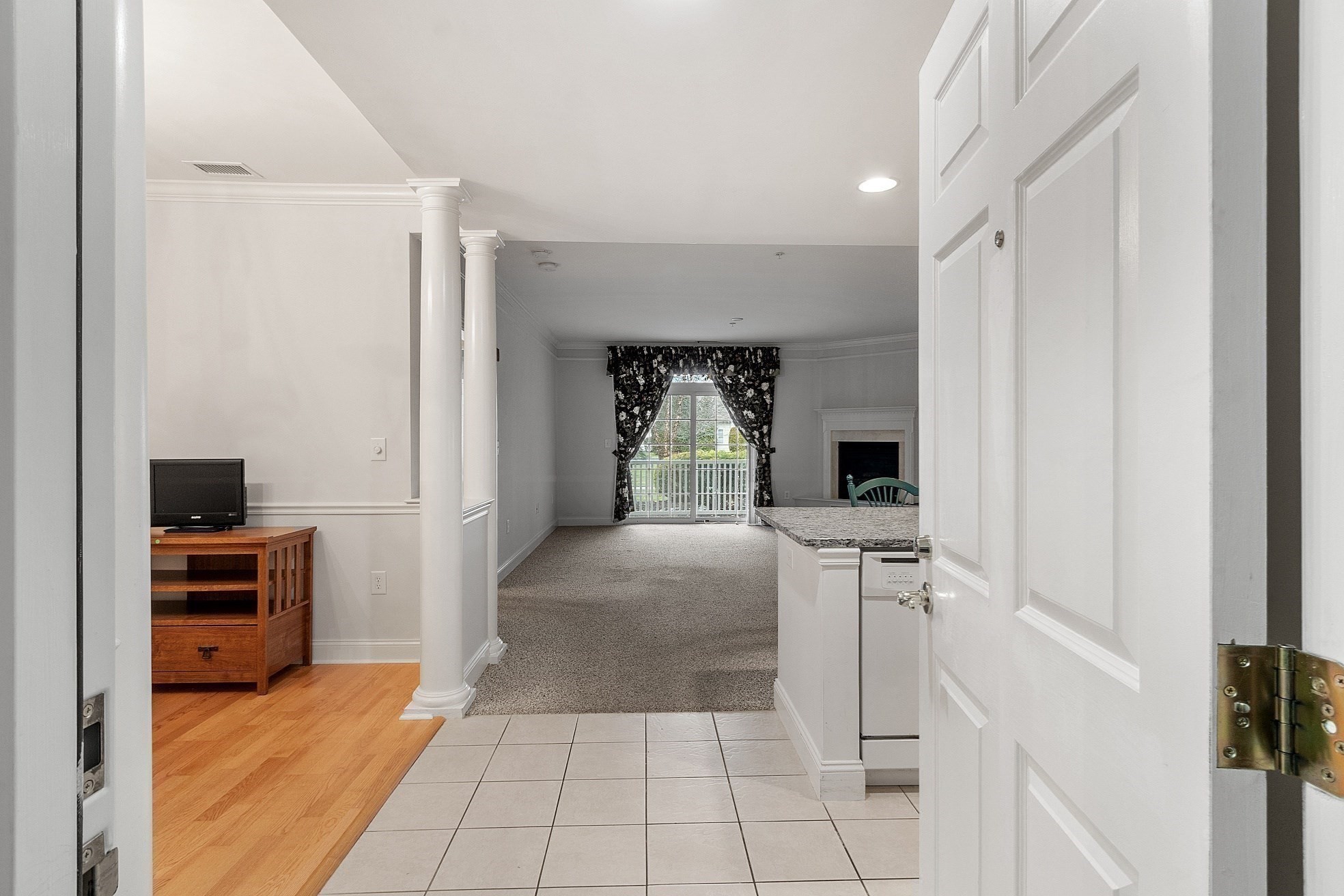 1117 Emerald Court Unit 1117, Tewksbury, MA 01876 - Image 5
