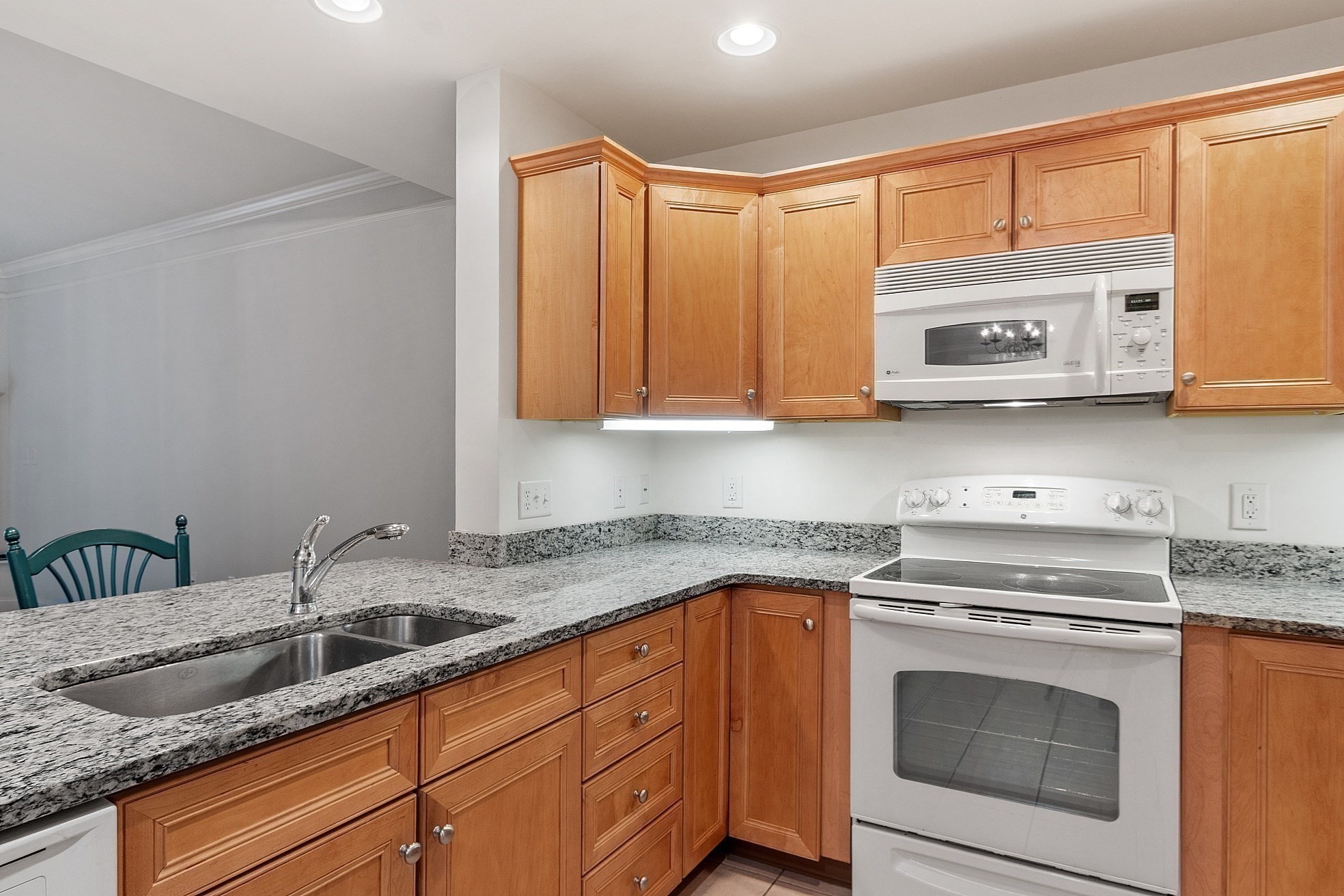 1117 Emerald Court Unit 1117, Tewksbury, MA 01876 - Image 7