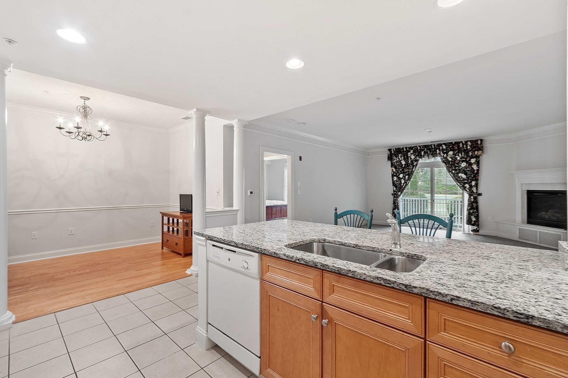 1117 Emerald Court Unit 1117, Tewksbury, MA 01876 - Image 10