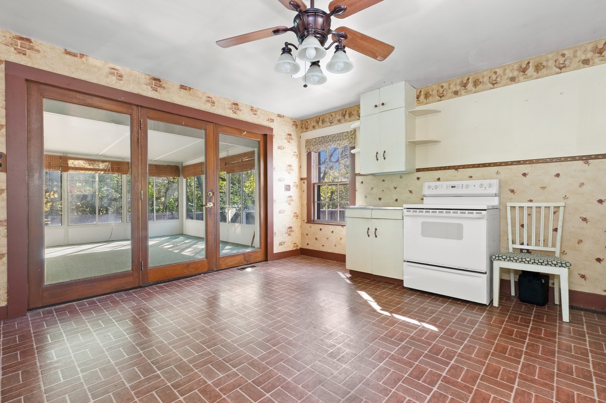 270 Elm  Street, Amesbury, MA 01913 - Image 8