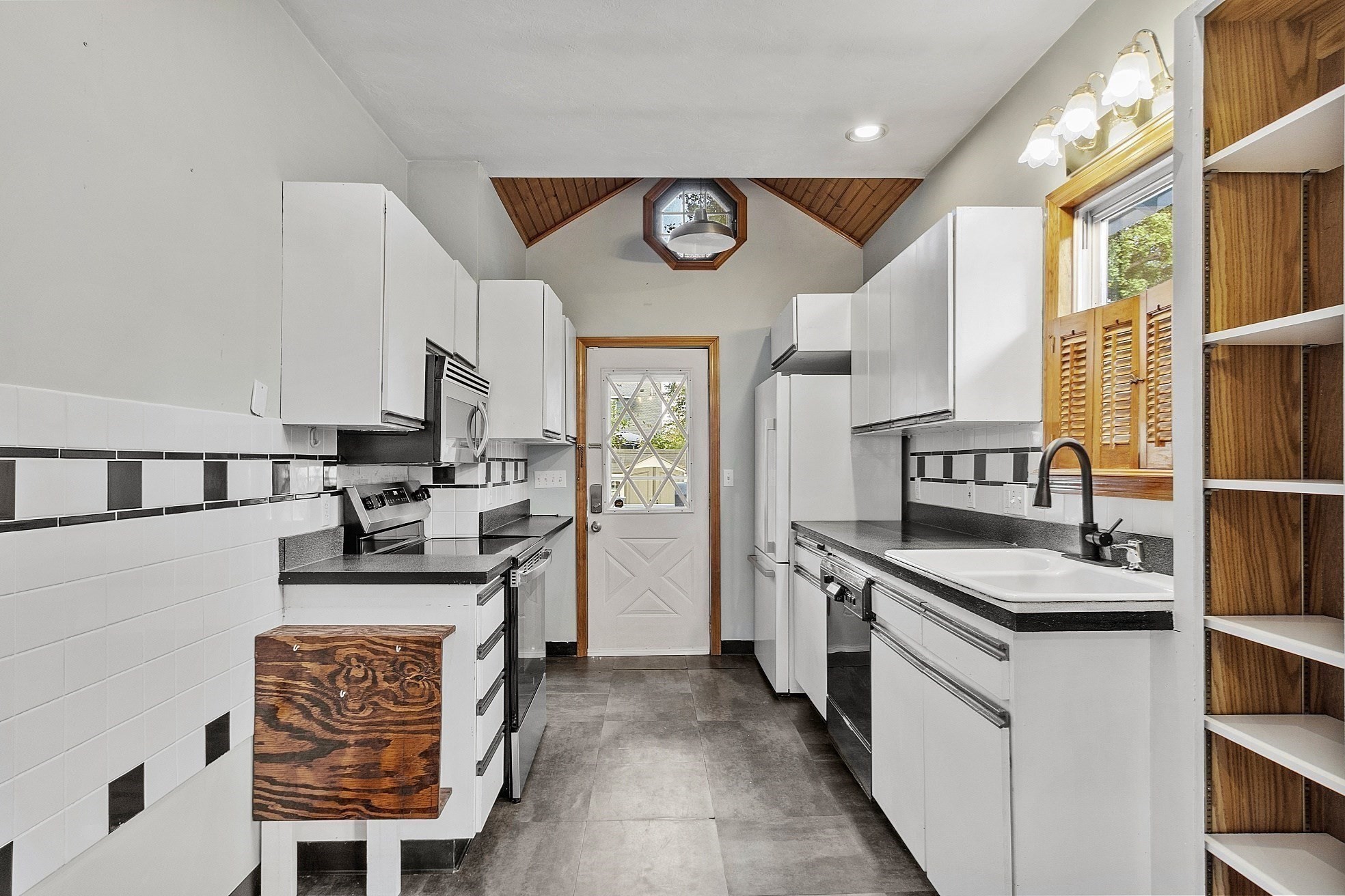 55 Tennyson St, Worcester, MA 01610 - Image 8