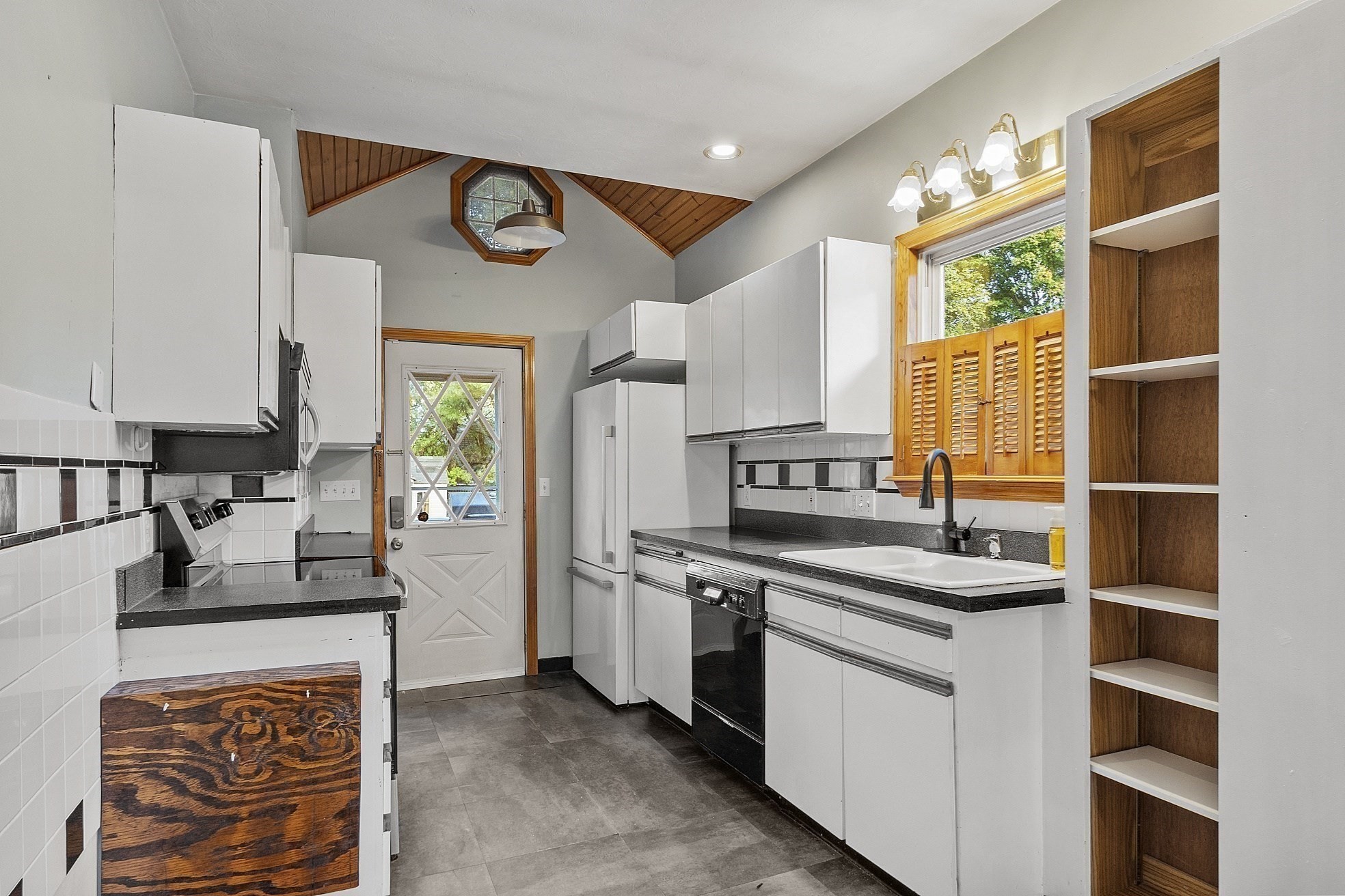 55 Tennyson St, Worcester, MA 01610 - Image 9