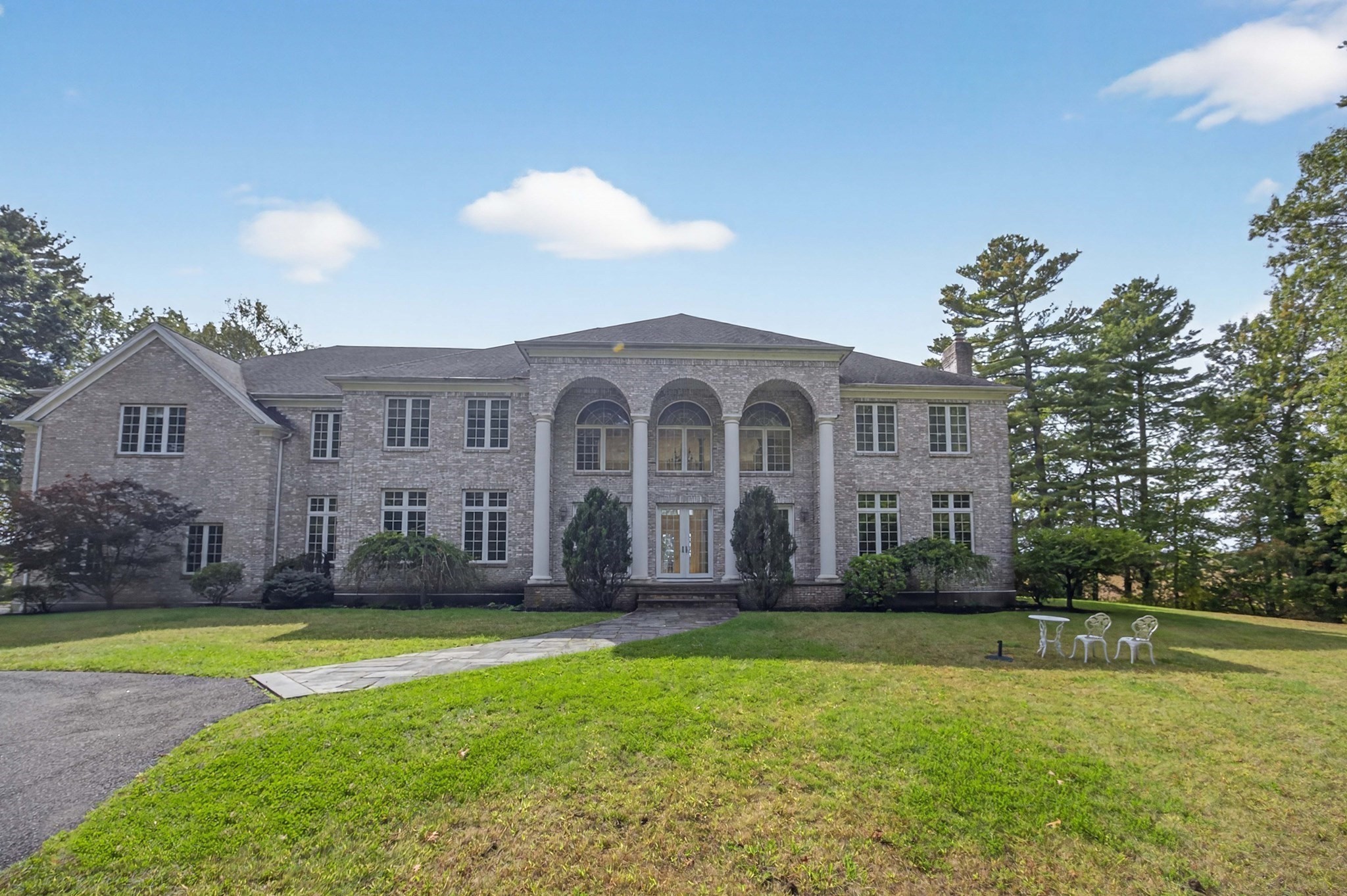 11 Elizabeth Way, Lynnfield, MA 01940 - Image 2