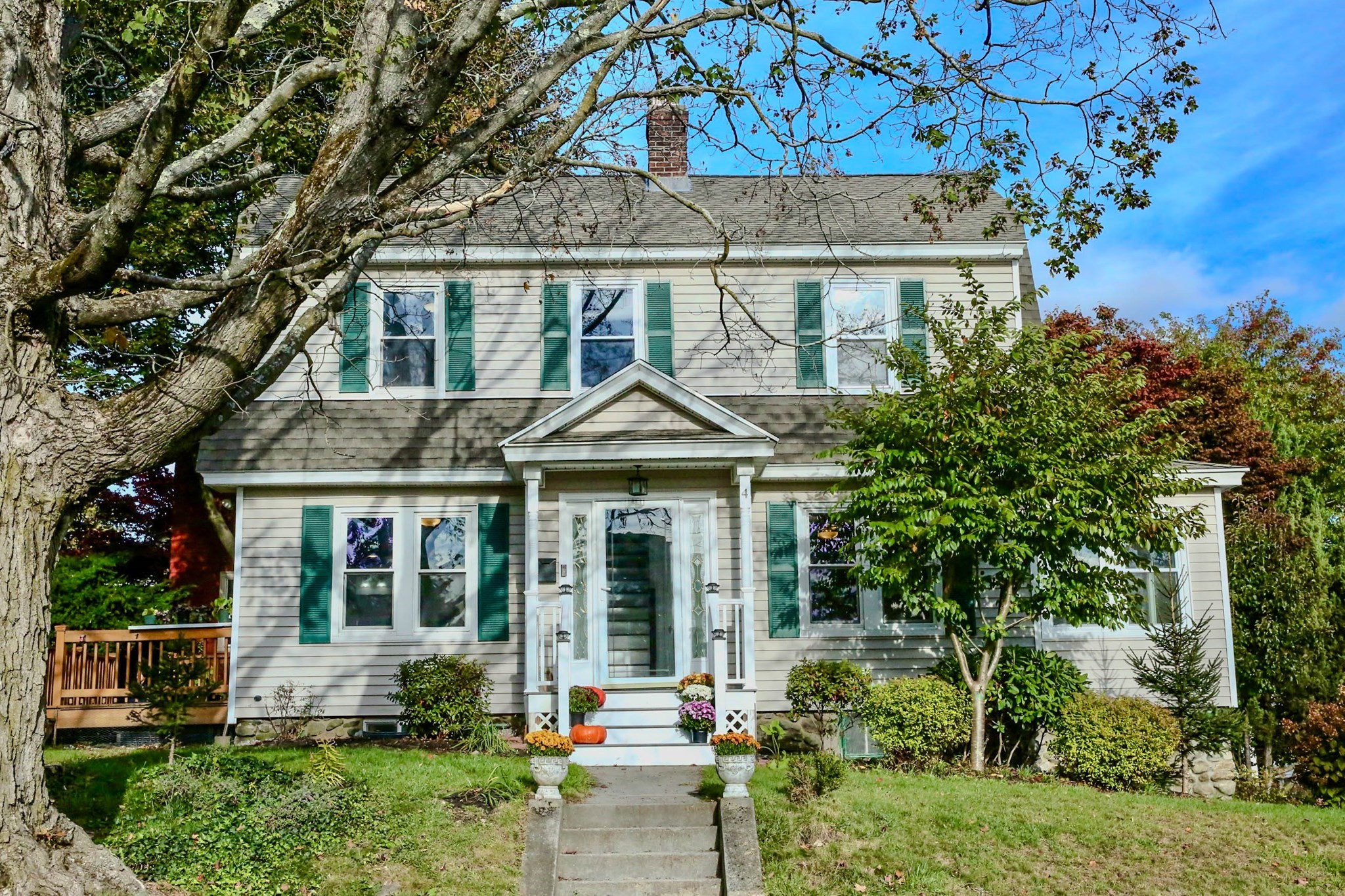 4 Longfellow Rd, Worcester, MA 01602