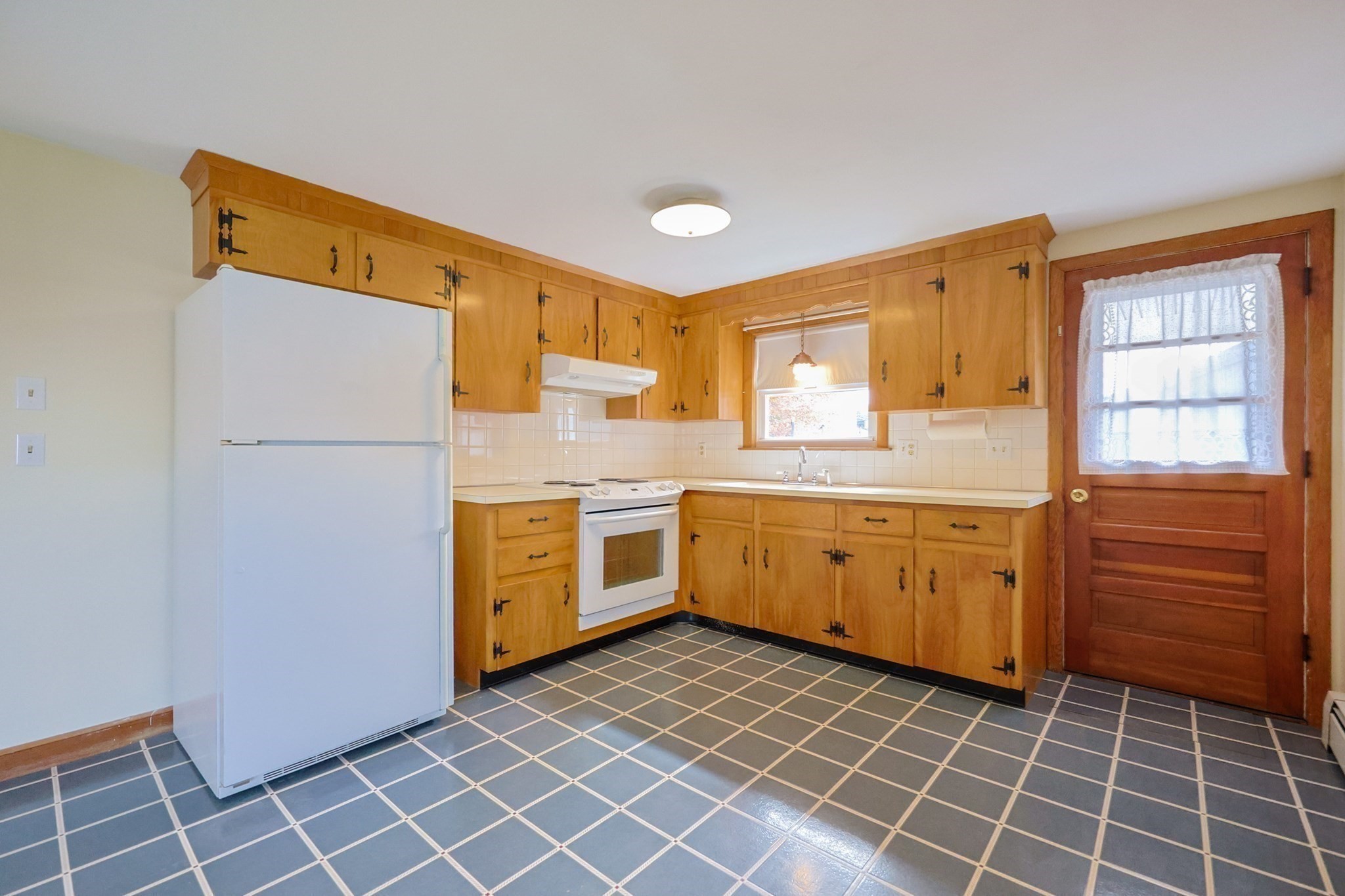 57 Beach St, Milford, MA 01757 - Image 8