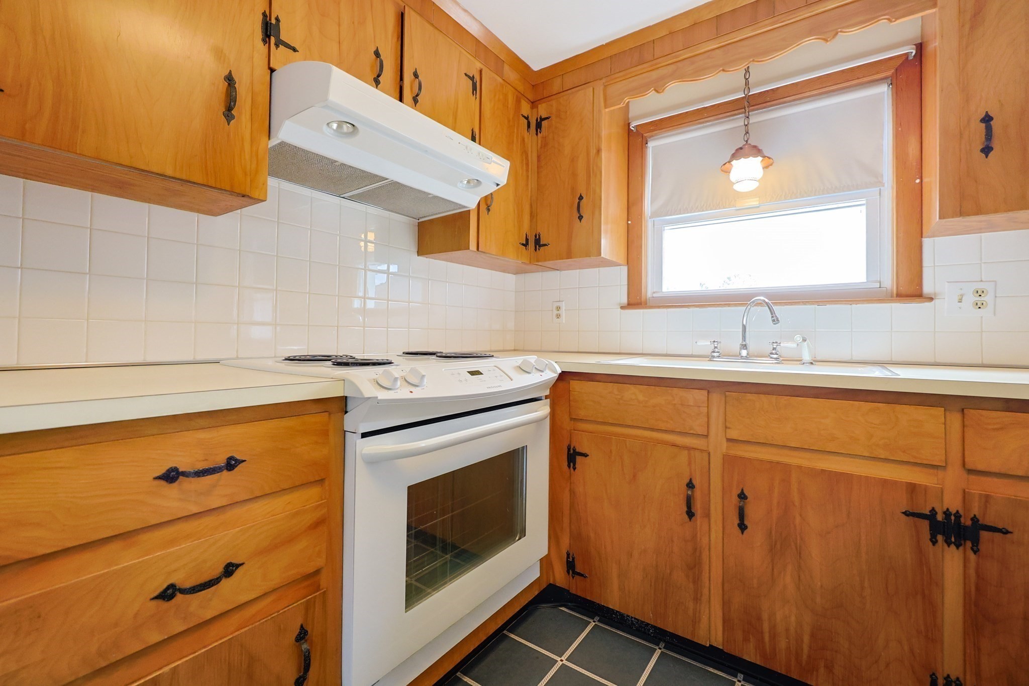 57 Beach St, Milford, MA 01757 - Image 9