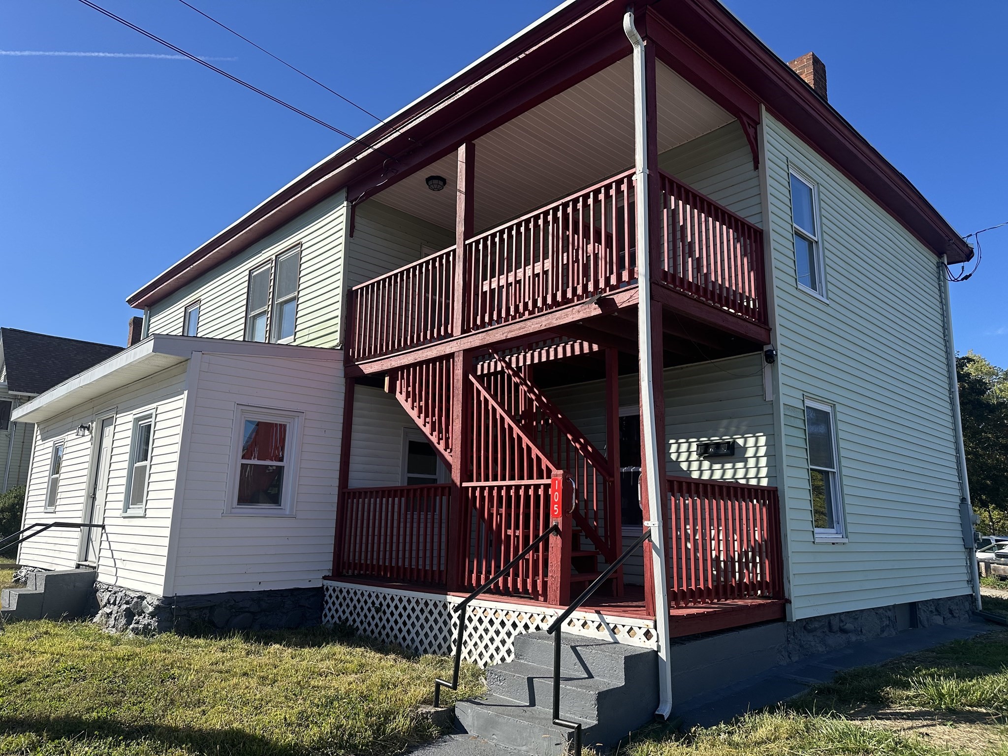 105 North Street, Southbridge, MA 01550