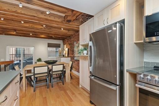 110-112 Commercial St, Apt 2