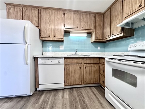 4 Old Colony Ln, Apt 11