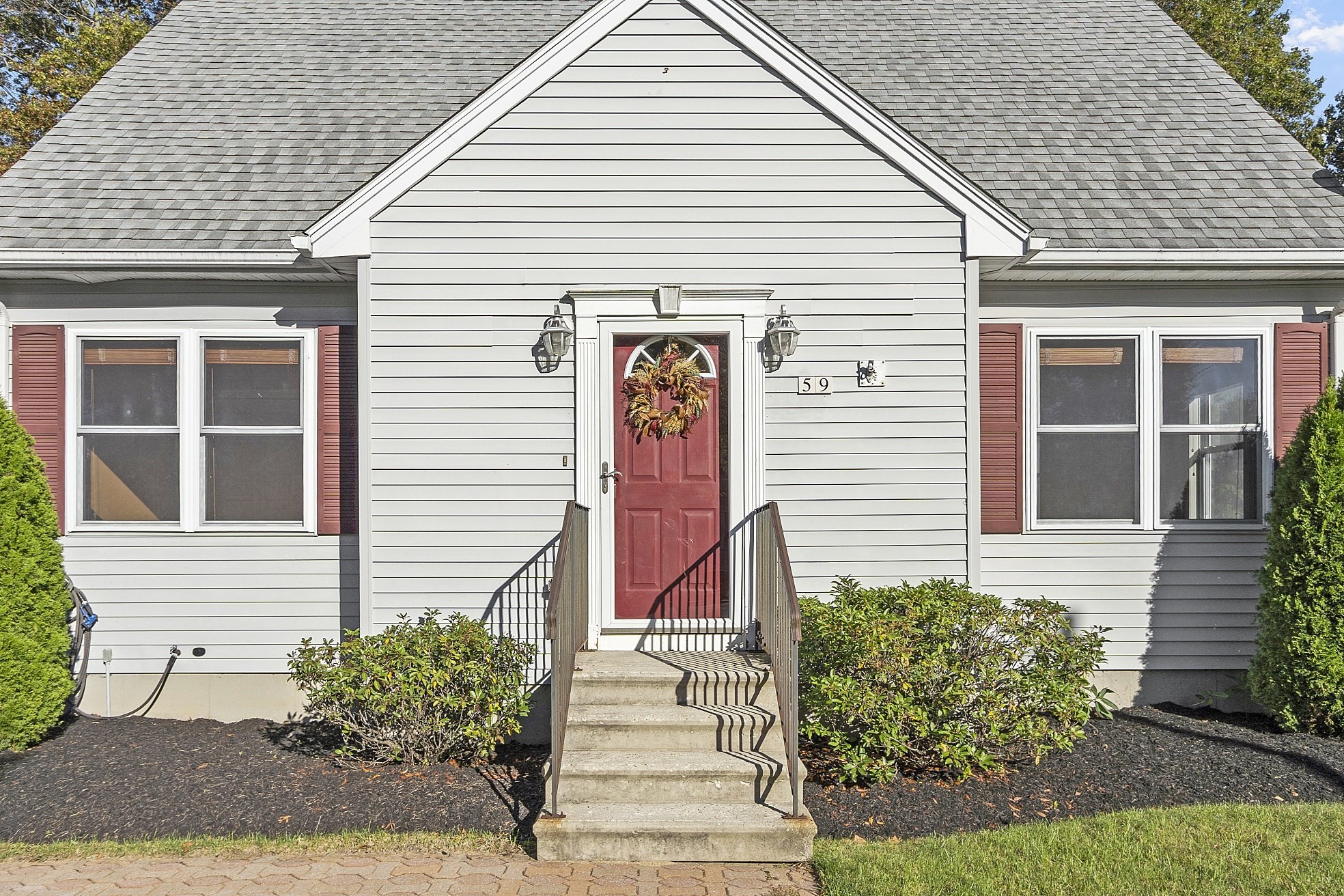 59 Santoro Rd, Worcester, MA 01606