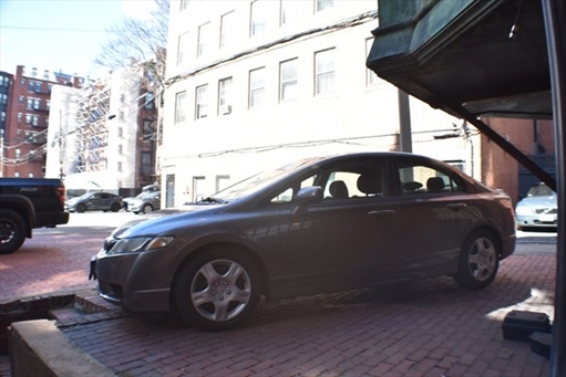 31 Fairfield, Apt Prkng