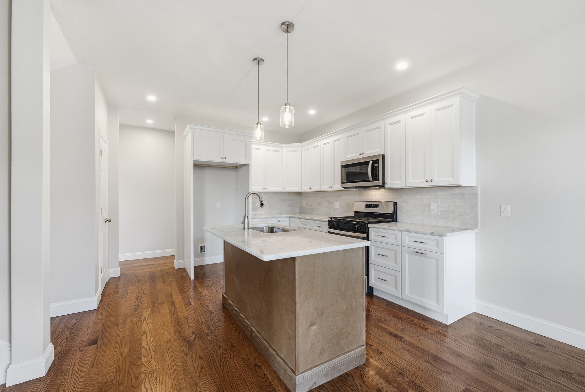 20 Willow St, Clinton, MA 01510 - Image 4