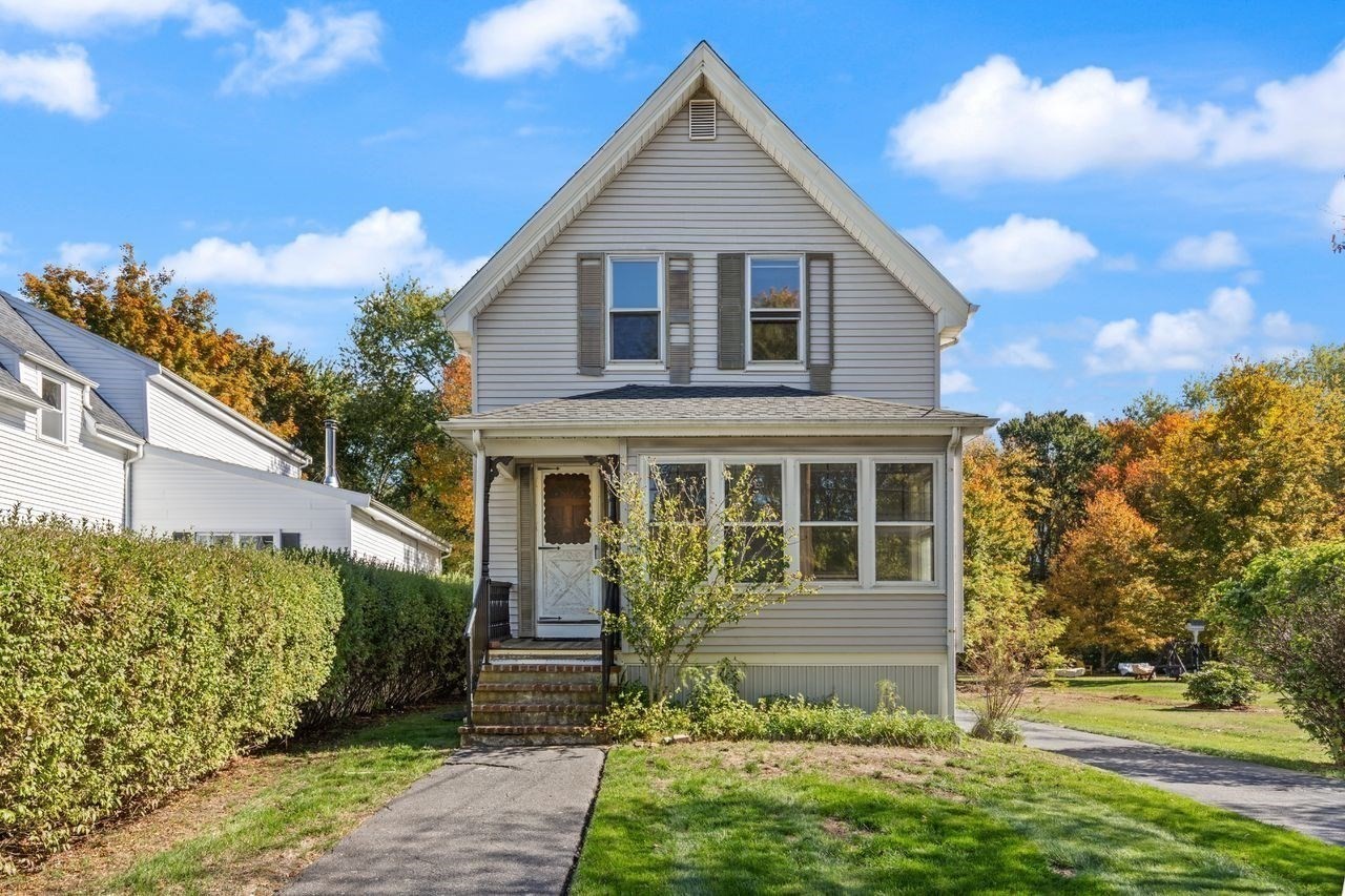 16 Liberty St, Taunton, MA 02718