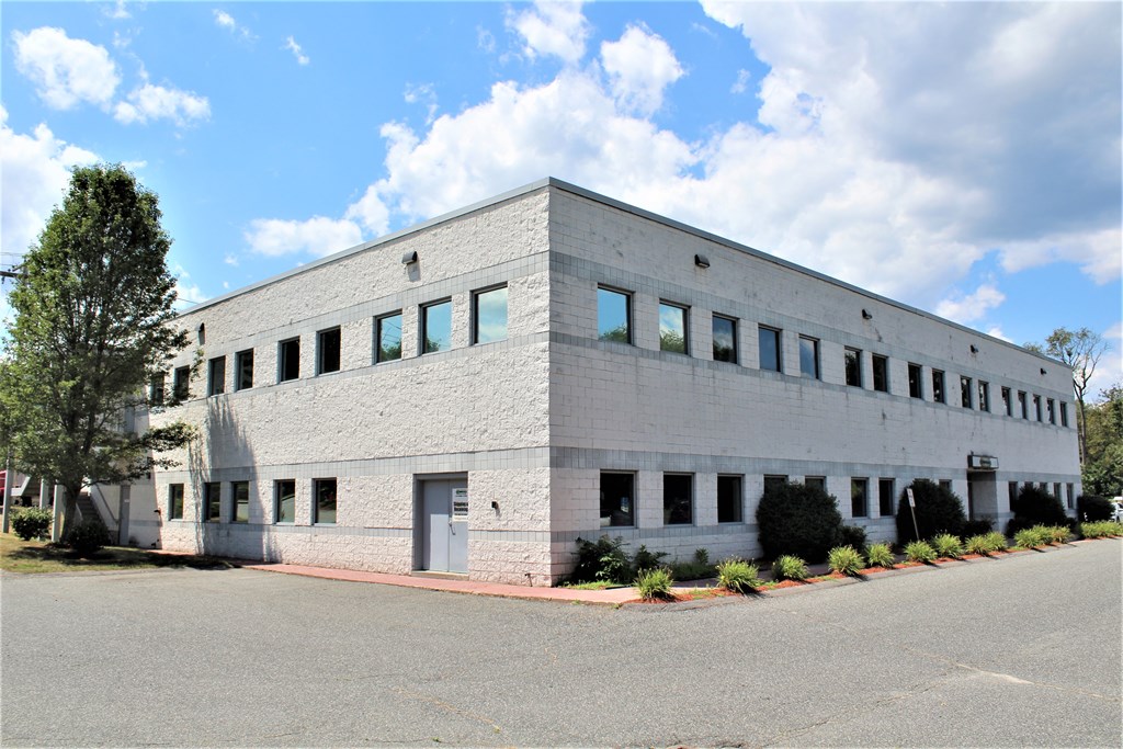 55 Sumner St, Milford, MA 01757 - Image 4