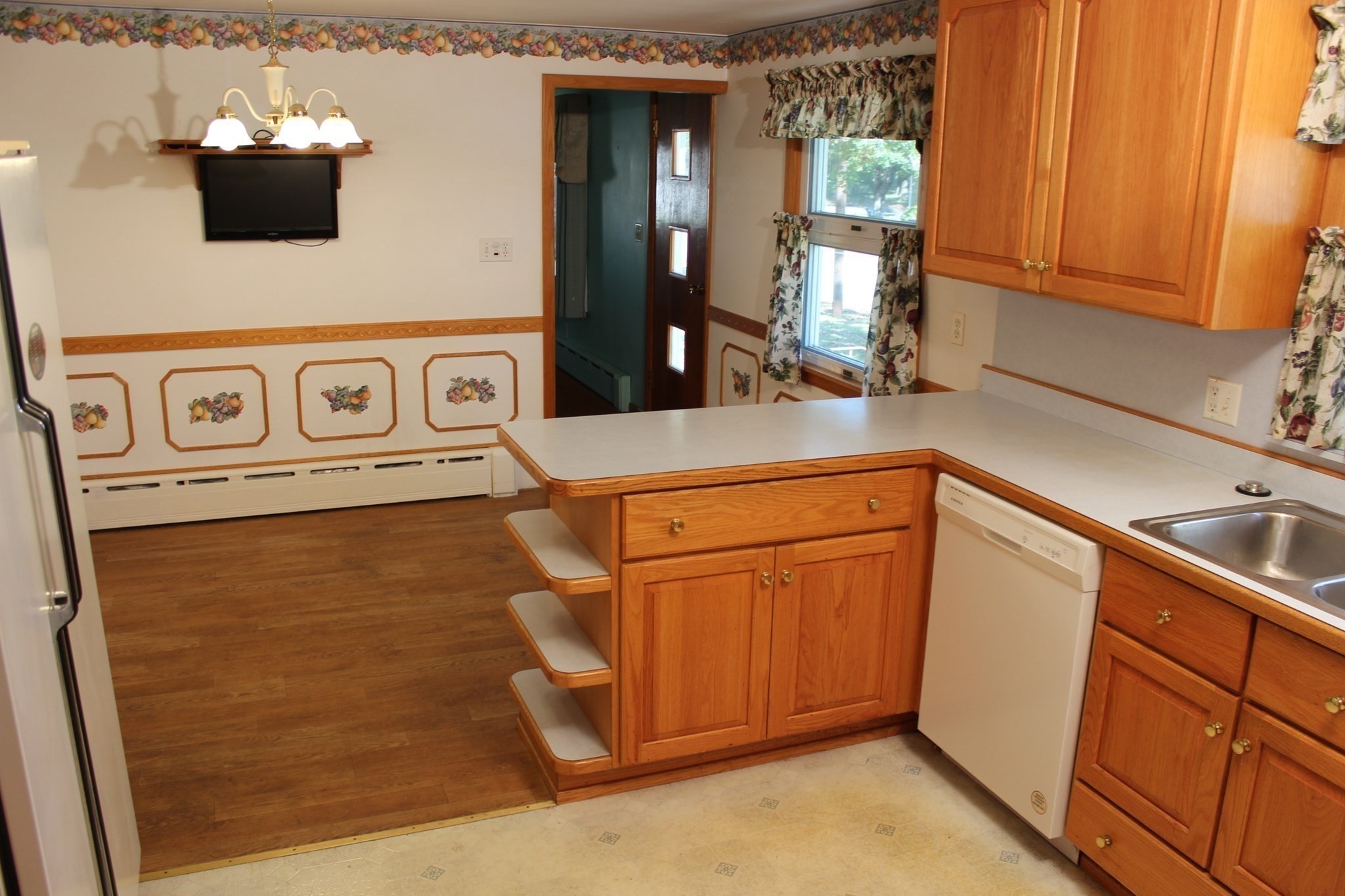 4 Thomas Hill Rd, Millbury, MA 01527 - Image 3