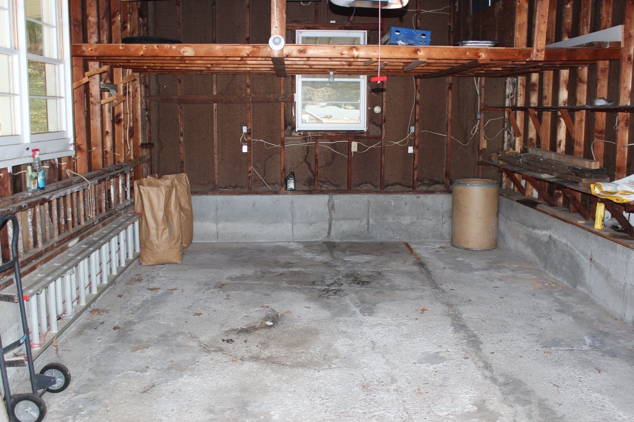 4 Thomas Hill Rd, Millbury, MA 01527 - Image 33