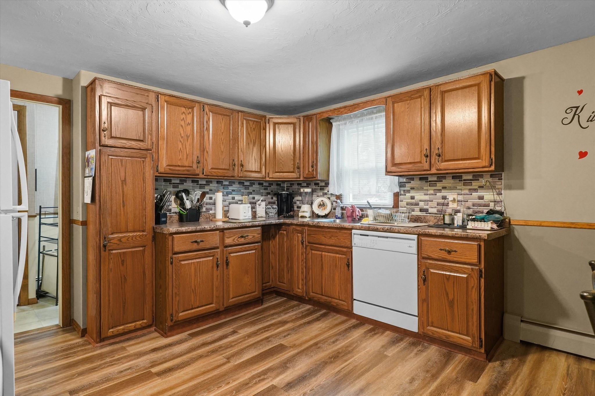 28 Lennon St, Gardner, MA 01440 - Image 3