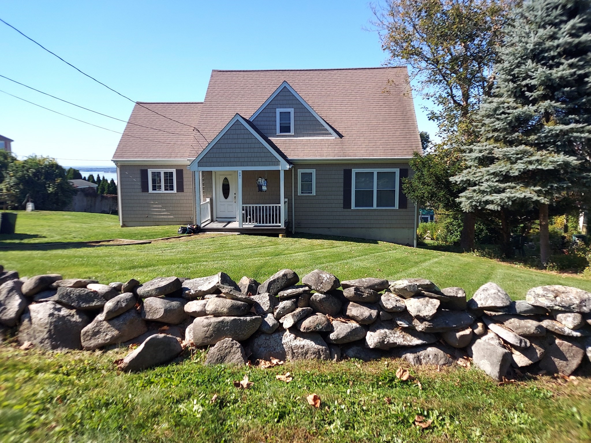 391 Clarkson St, Fall River, MA 02724