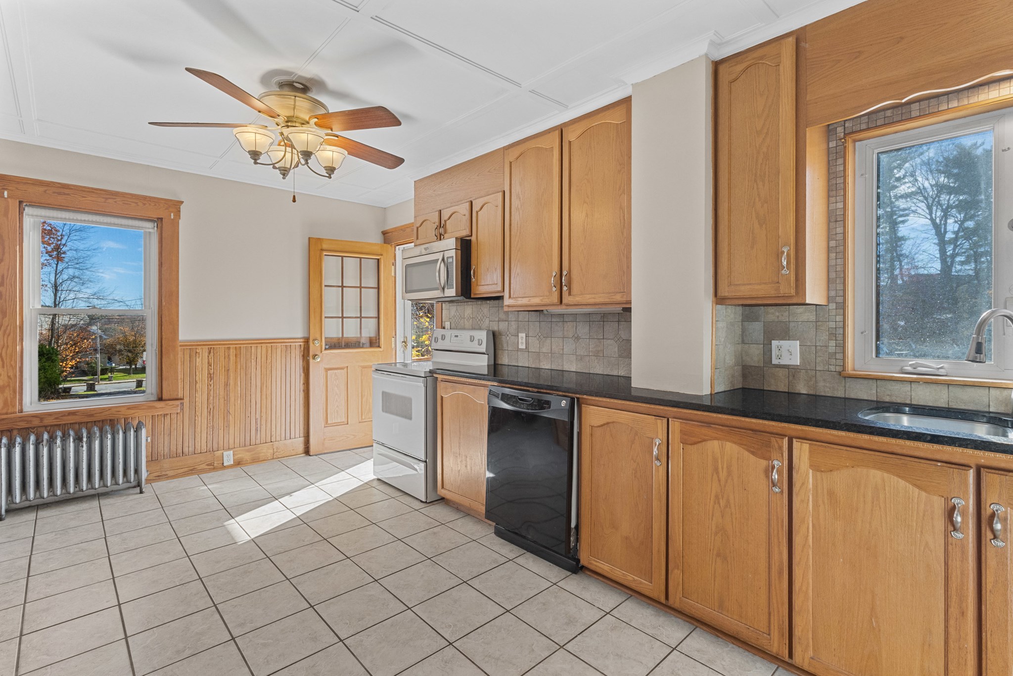 21 Edwards St, Southbridge, MA 01550 - Image 14