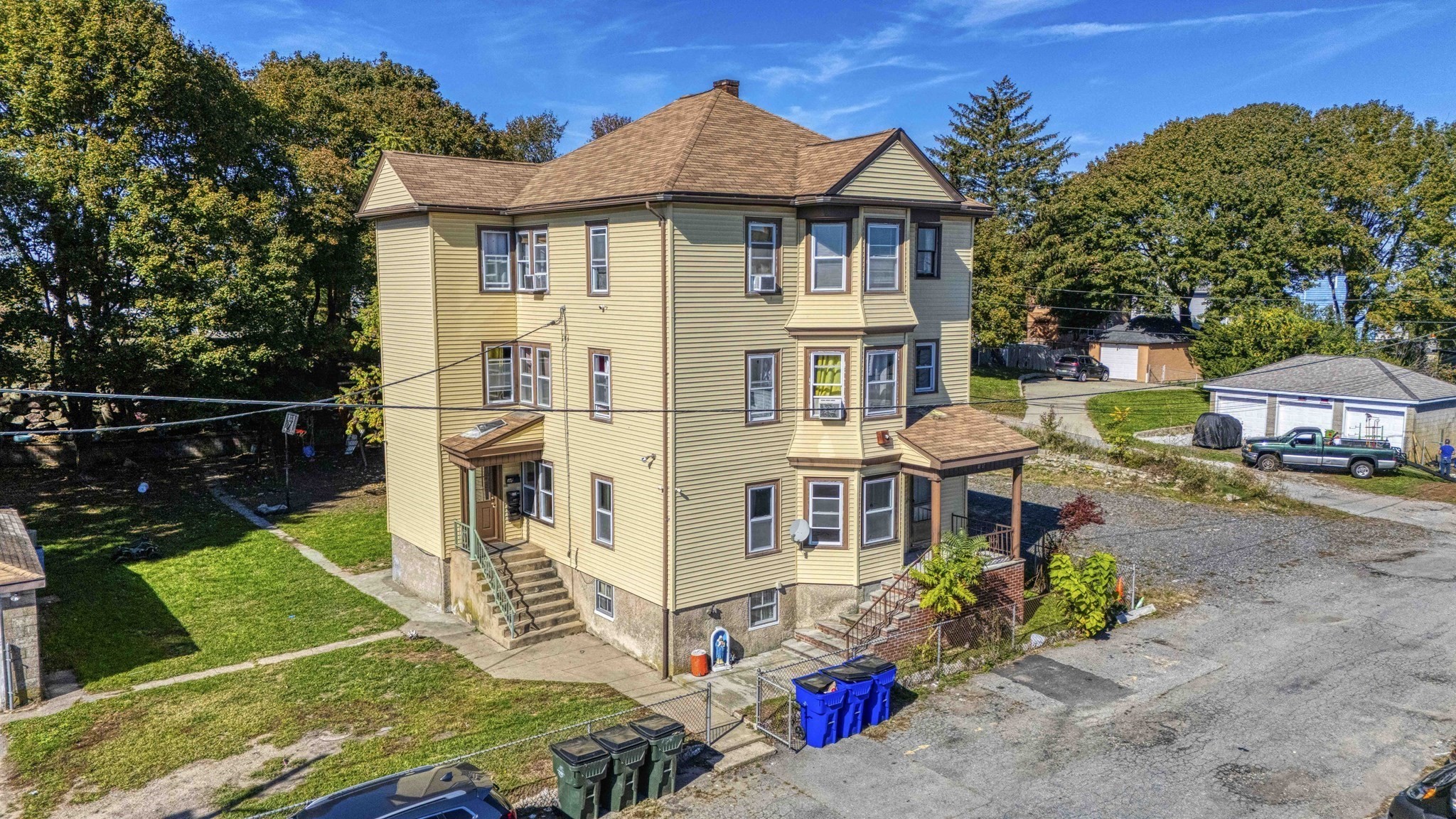 15 Higgins St, Fall River, MA 02724