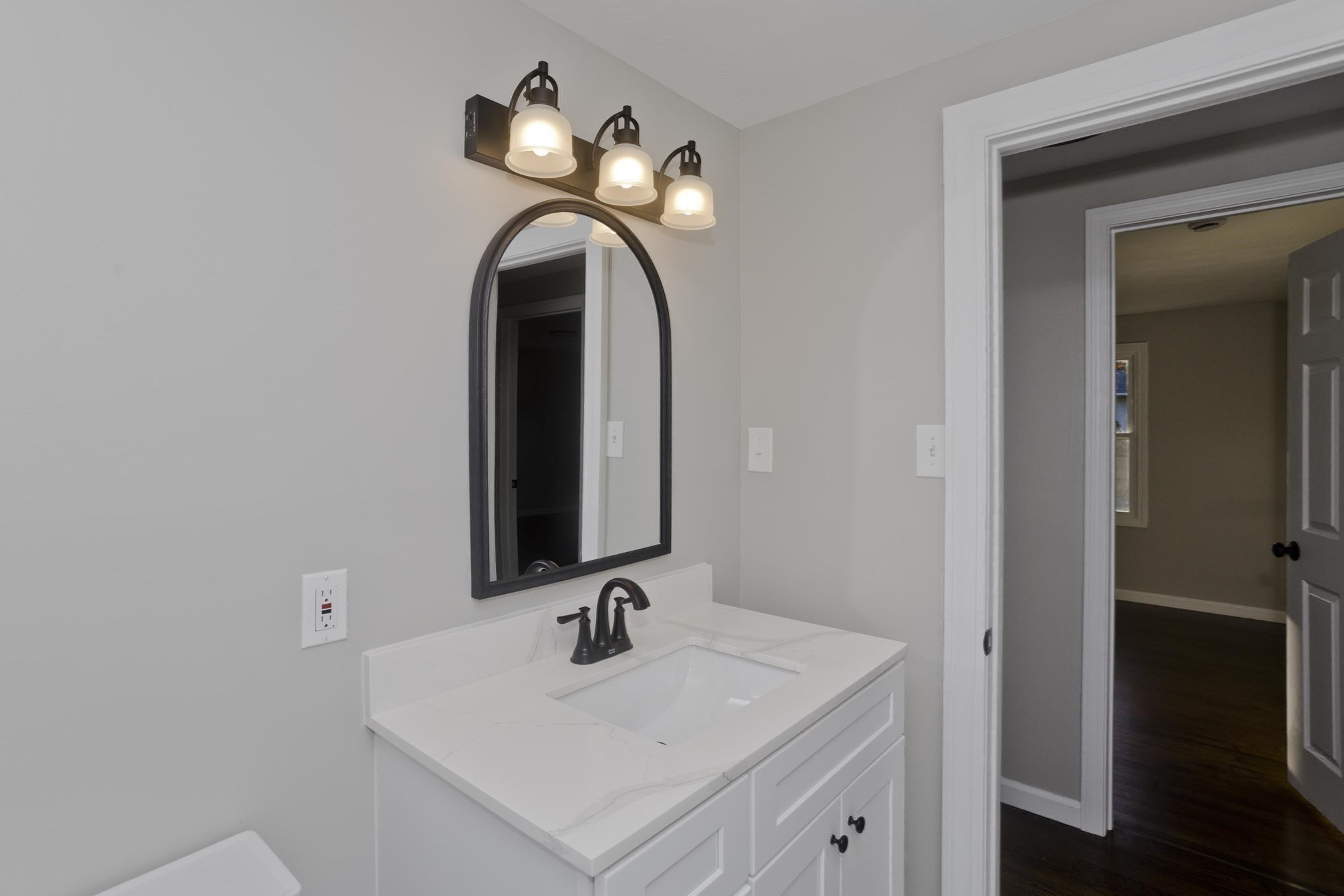 16 Locust St, Westfield, MA 01085 - Image 11