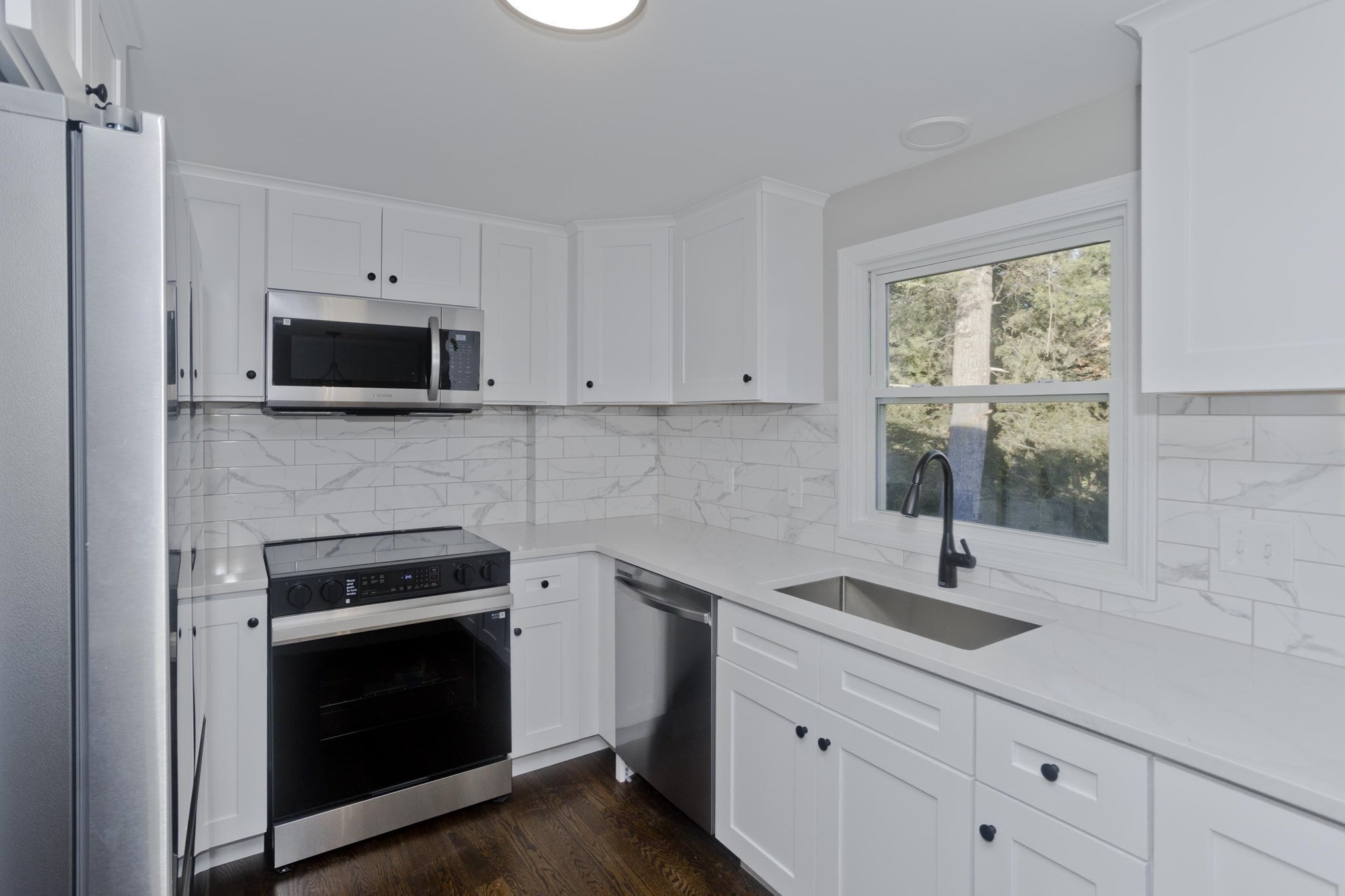 16 Locust St, Westfield, MA 01085 - Image 4