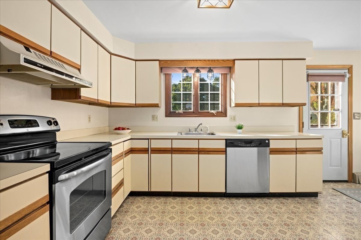 9 John Matthews Rd, Southborough, MA 01772 - Image 11