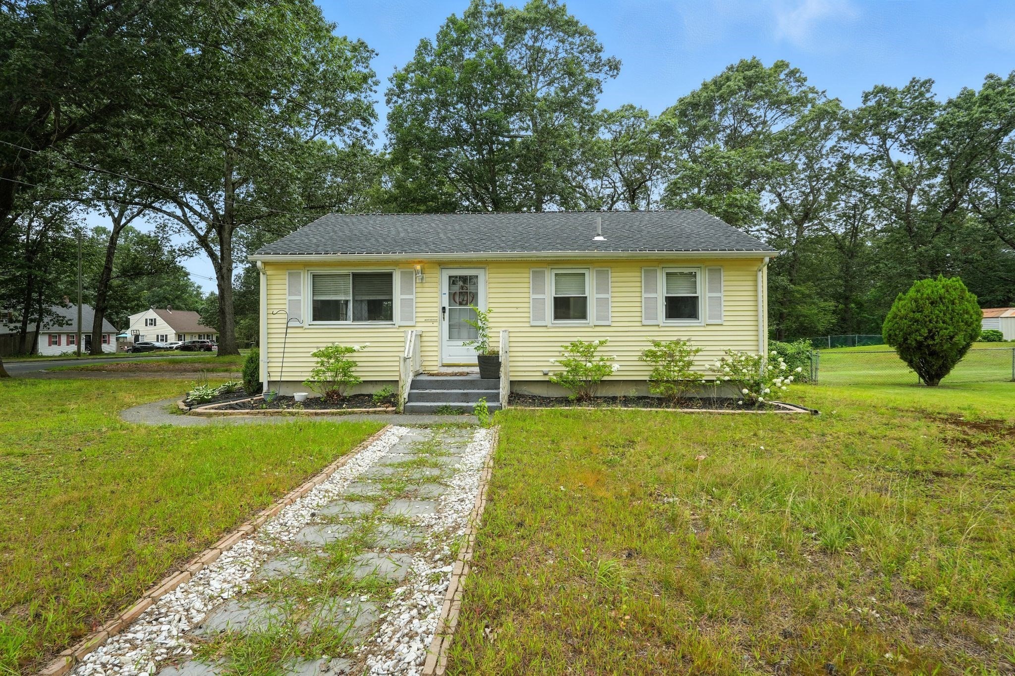 381 N Brook Rd, Springfield, MA 01119 - Image 2