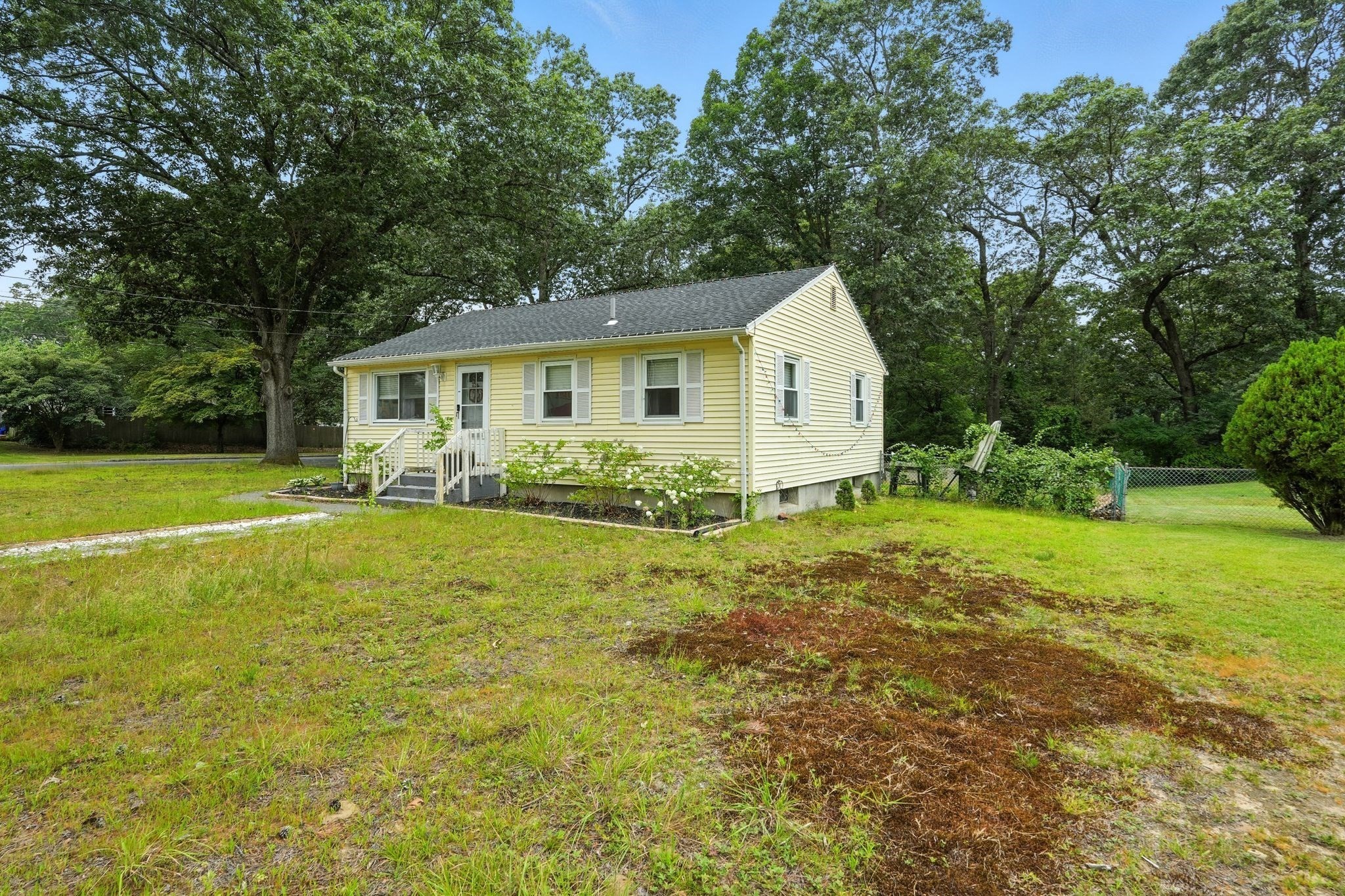 381 N Brook Rd, Springfield, MA 01119 - Image 3