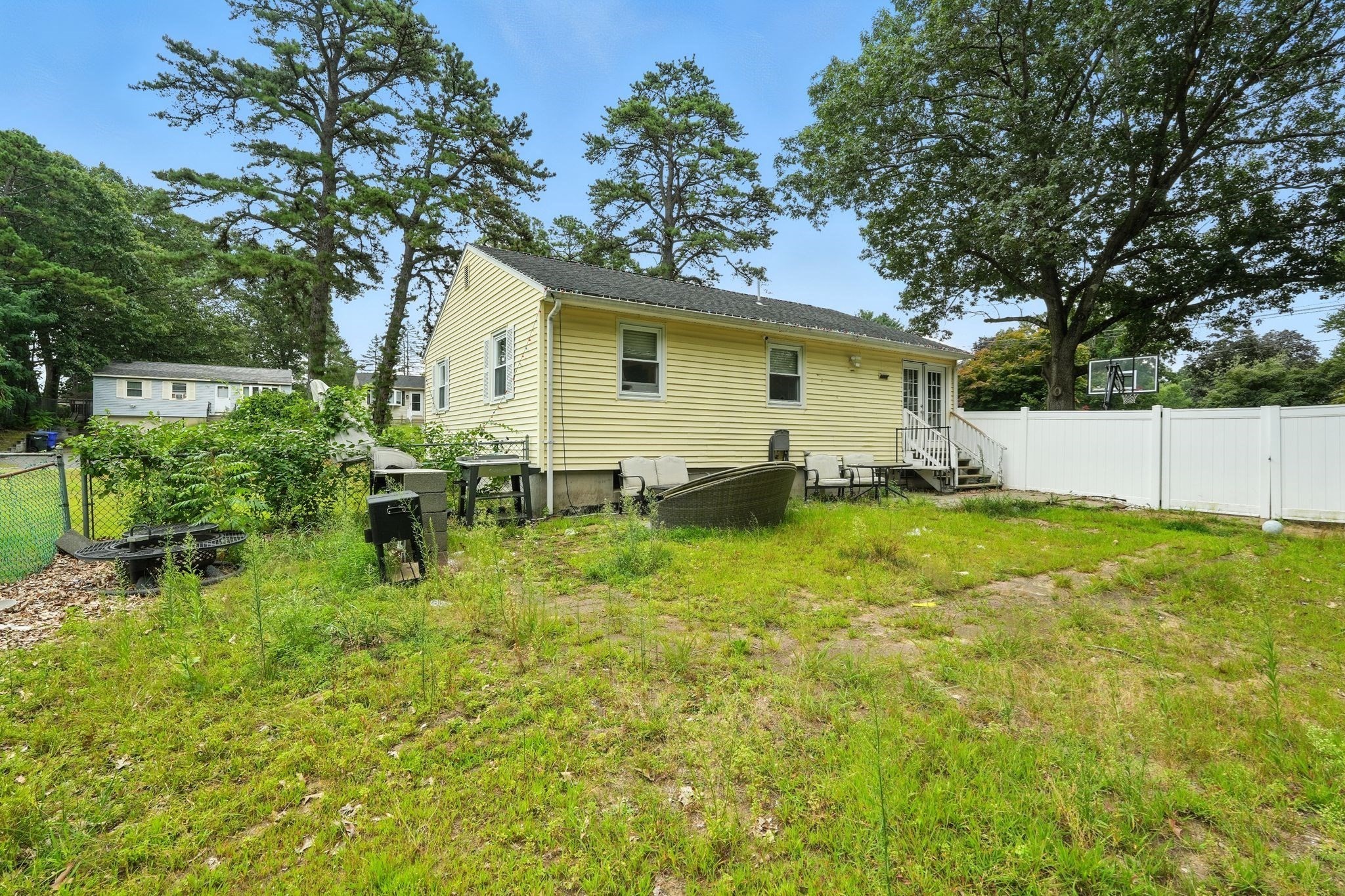 381 N Brook Rd, Springfield, MA 01119 - Image 29