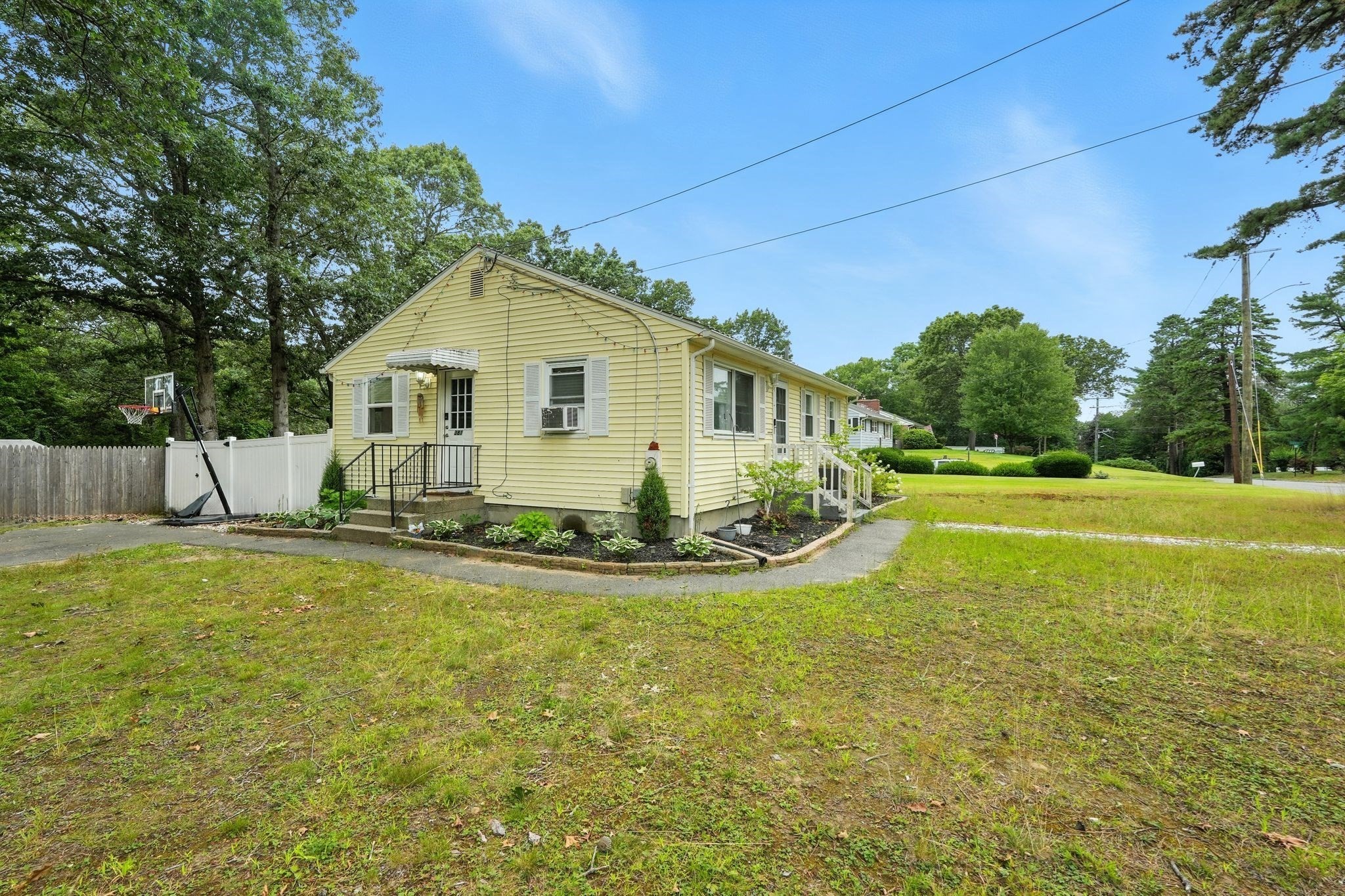 381 N Brook Rd, Springfield, MA 01119 - Image 4