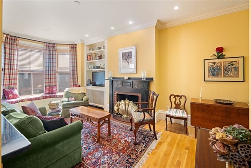 111 Pinckney St, Apt 2